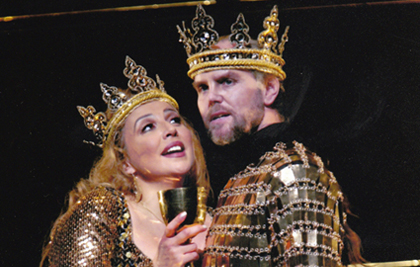 Anthony Michaels-Moore as Macbeth and Maria Guleghina as Lady Macbeth at the Royal Opera House, 2002